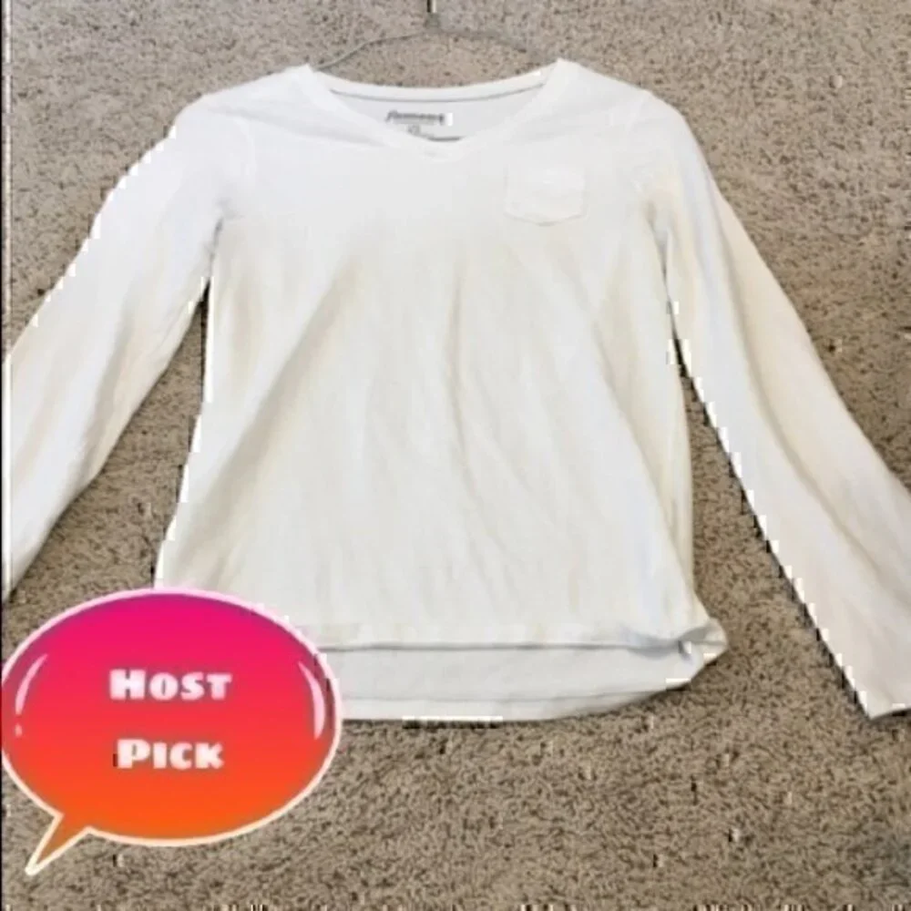 Old Navy Girls size large 10/12 white pocket v neck shirt
